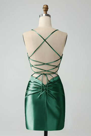 Vestido de satén de satén con tirantes de espagueti verde oscuro con espalda entrecruzada